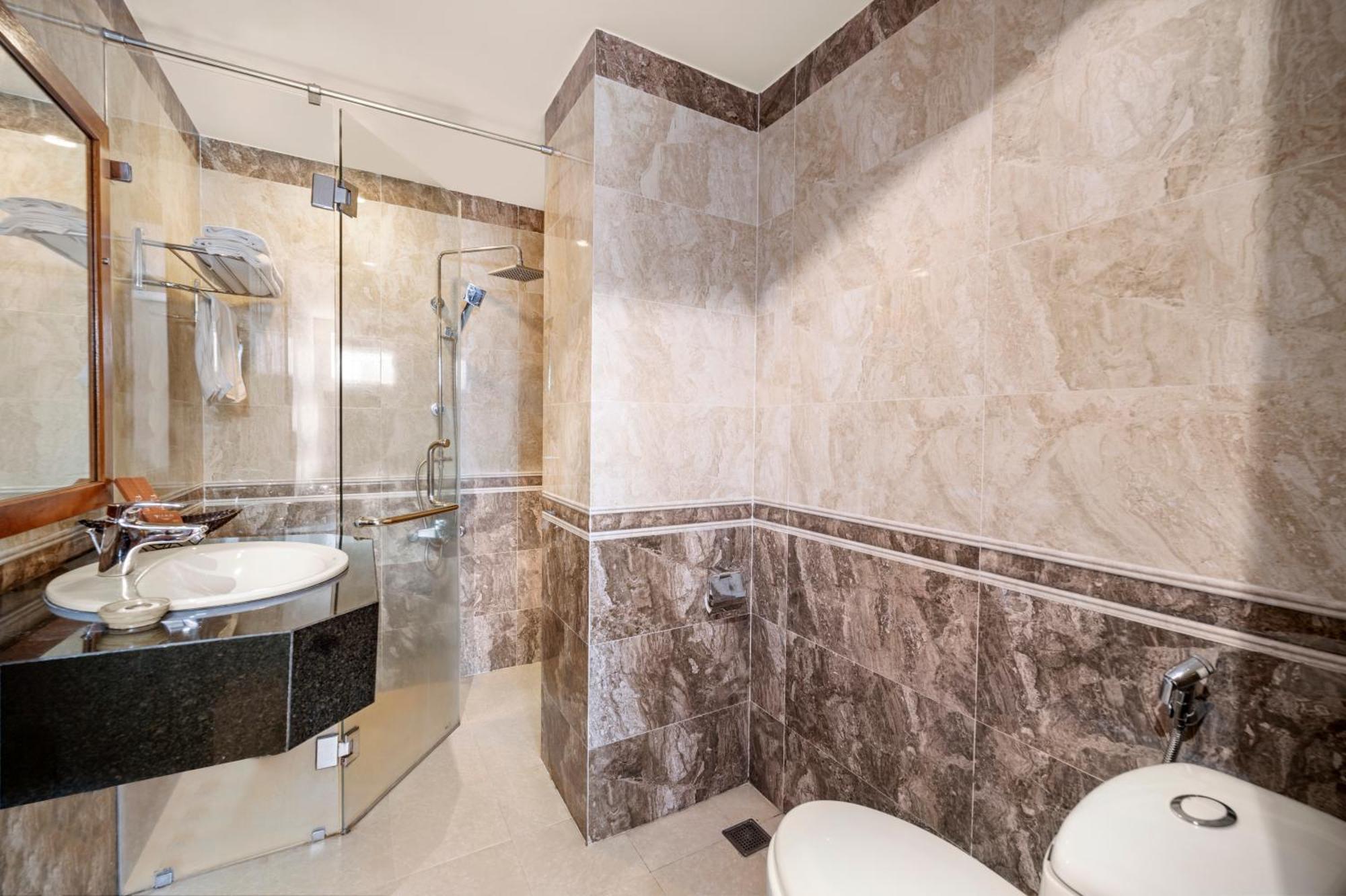 Titan Hotel Дананг Экстерьер фото